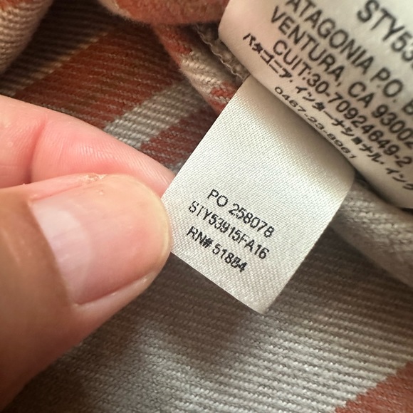 Patagonia Womens Striped Collared Shirt in a size 12 - Picture 6 of 6